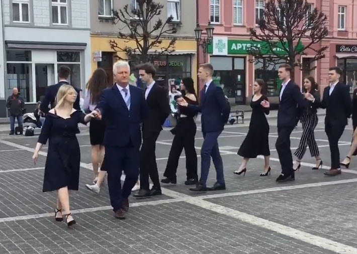 „Poloneza czas zacząć!” 